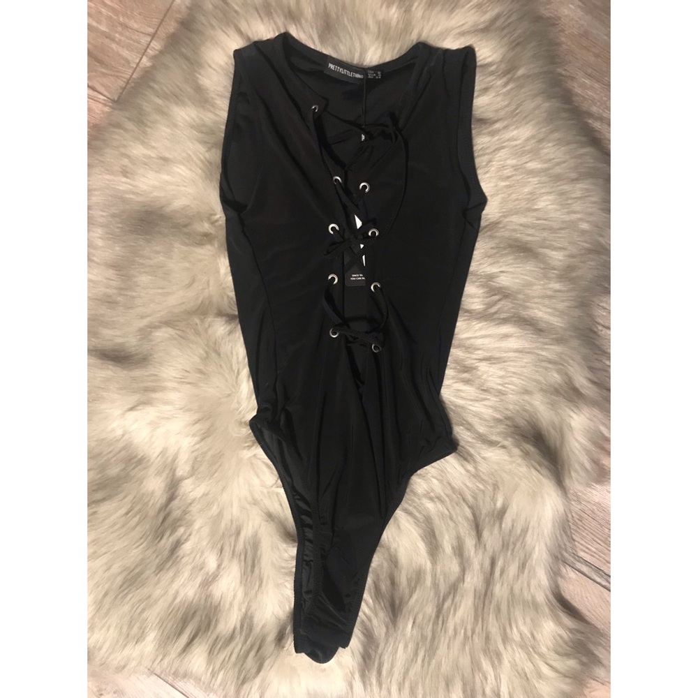 Black deep plunge lace up bodysuit 💕 PLT